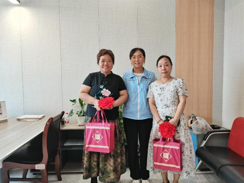 溫馨歡送會(huì )，依依不舍情