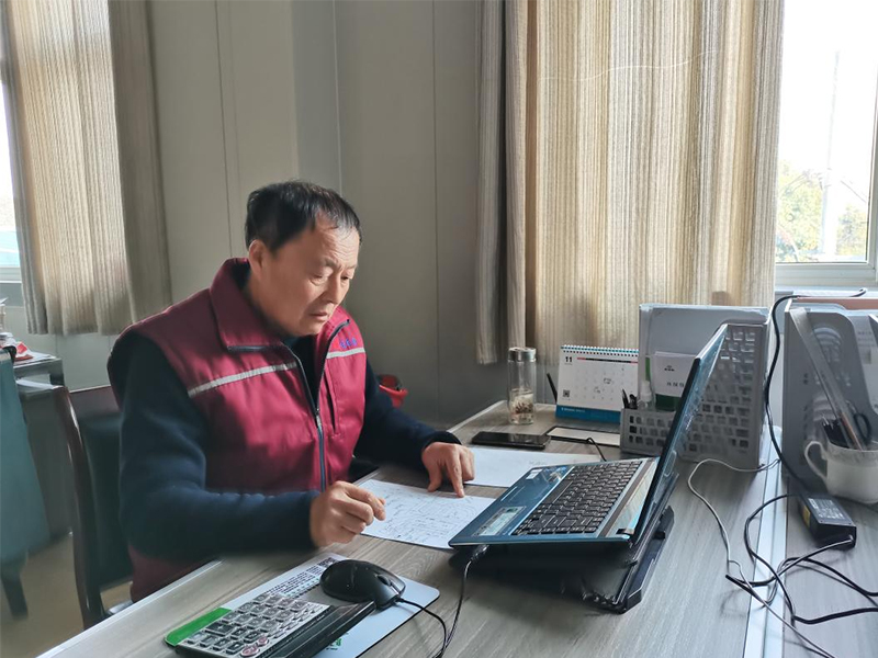 默默耕耘，悄然綻放