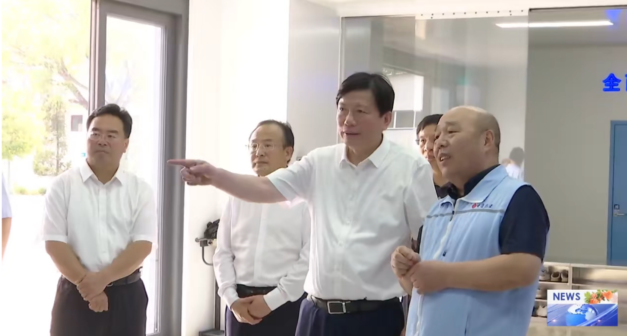 新鄉市市委書(shū)記李衛東、市長(cháng)魏建平蒞臨河南中杰藥業(yè)調研 指導助力企業(yè)持續創(chuàng  )新發(fā)展